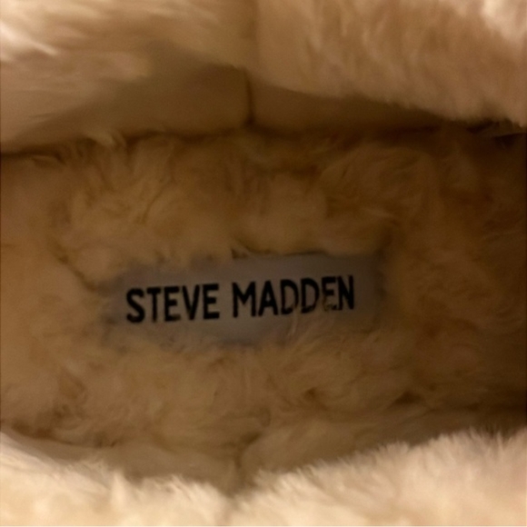 🤎 Steve Madden Faux Fur Lined Suede Booties - Picture 4 of 12